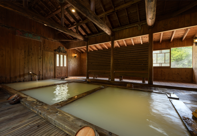 伝統の檜風呂 千寿の湯